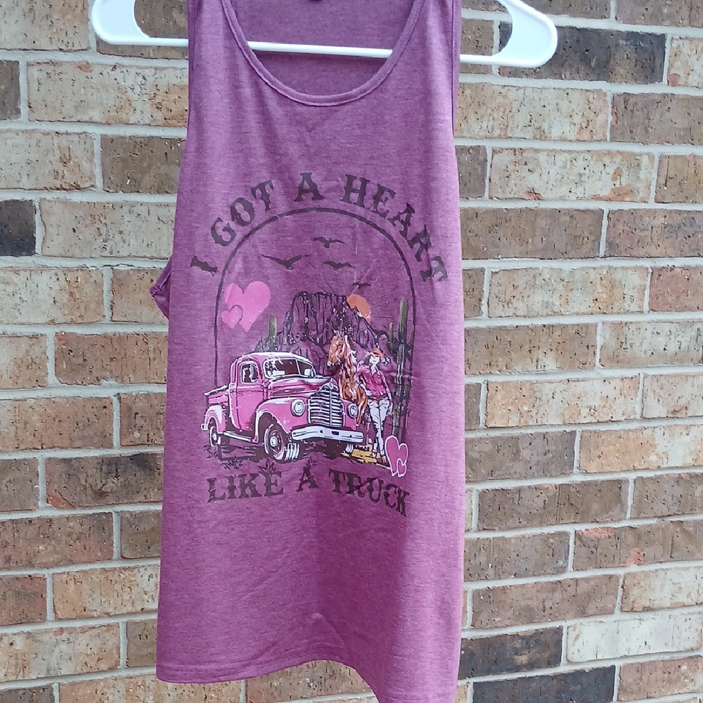 🧡BNWOT Laney Purple Graphic Tank Top